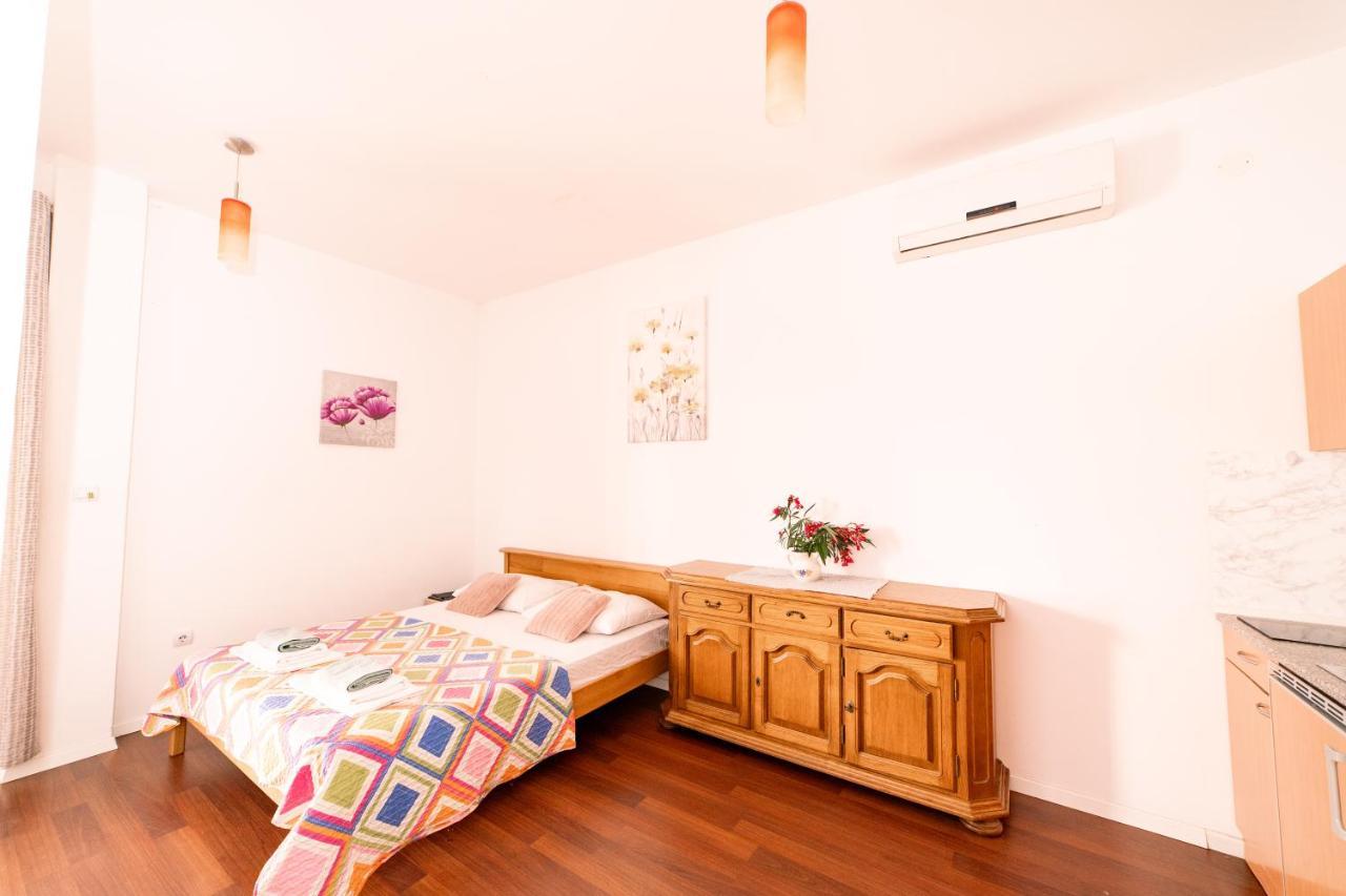 Guesthouse Lastavica Novalja Εξωτερικό φωτογραφία