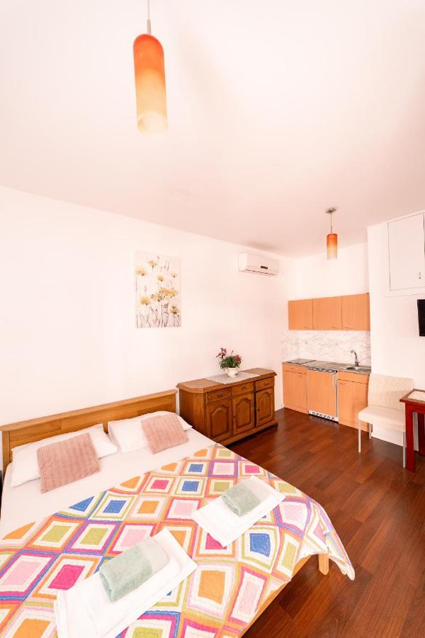 Guesthouse Lastavica Novalja Εξωτερικό φωτογραφία
