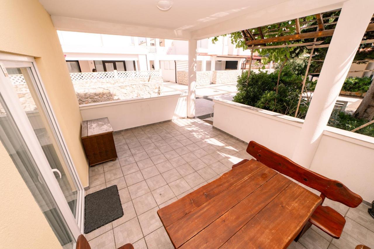 Guesthouse Lastavica Novalja Εξωτερικό φωτογραφία