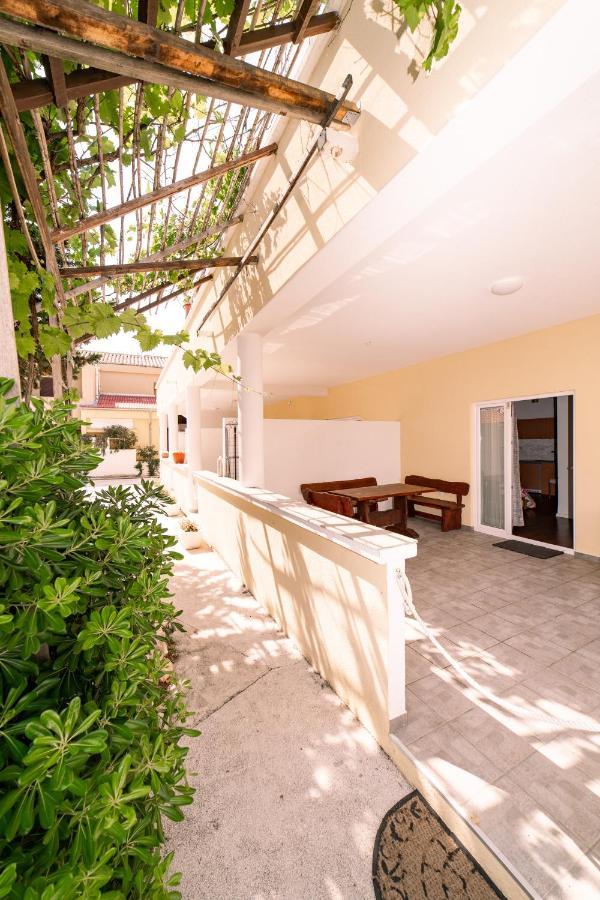 Guesthouse Lastavica Novalja Εξωτερικό φωτογραφία