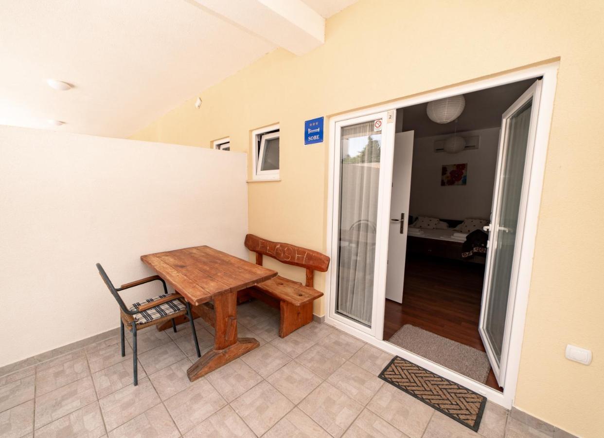 Guesthouse Lastavica Novalja Εξωτερικό φωτογραφία