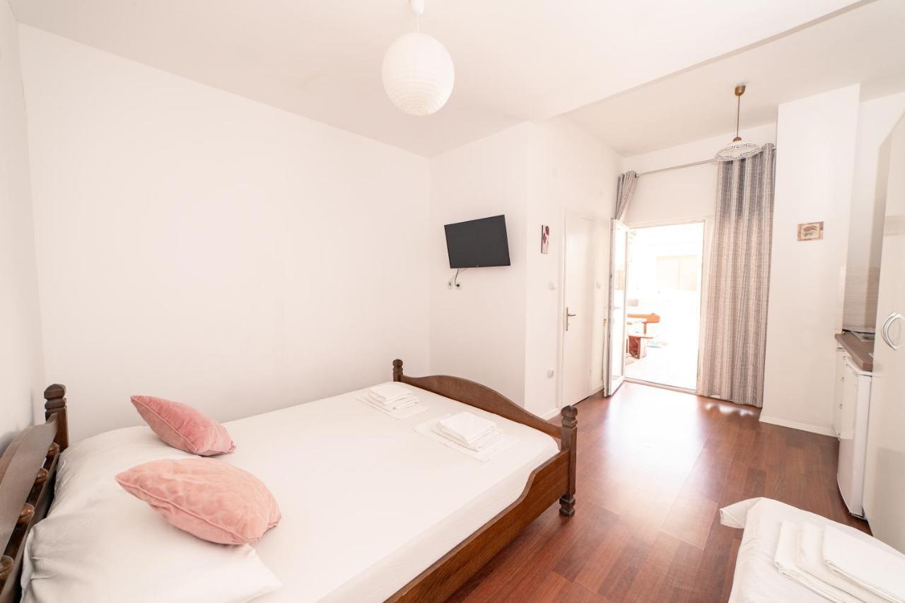 Guesthouse Lastavica Novalja Εξωτερικό φωτογραφία