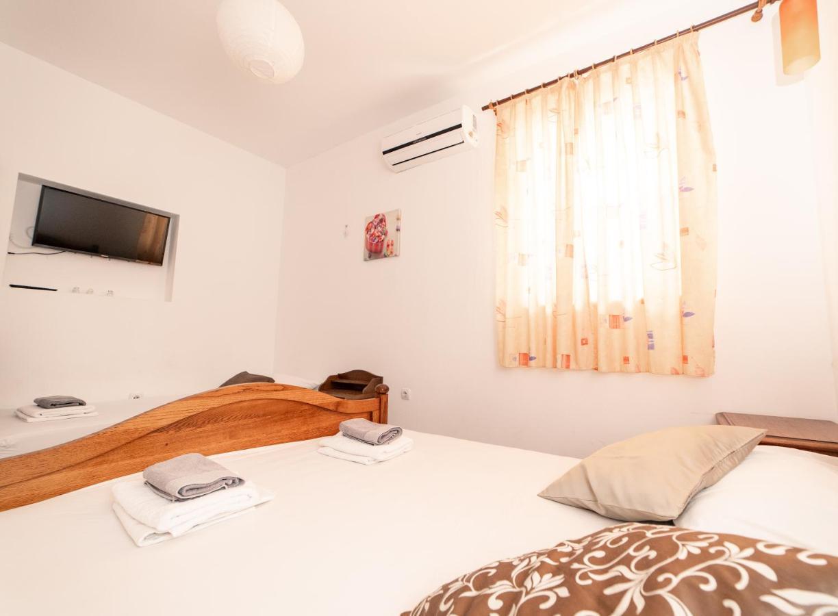 Guesthouse Lastavica Novalja Εξωτερικό φωτογραφία