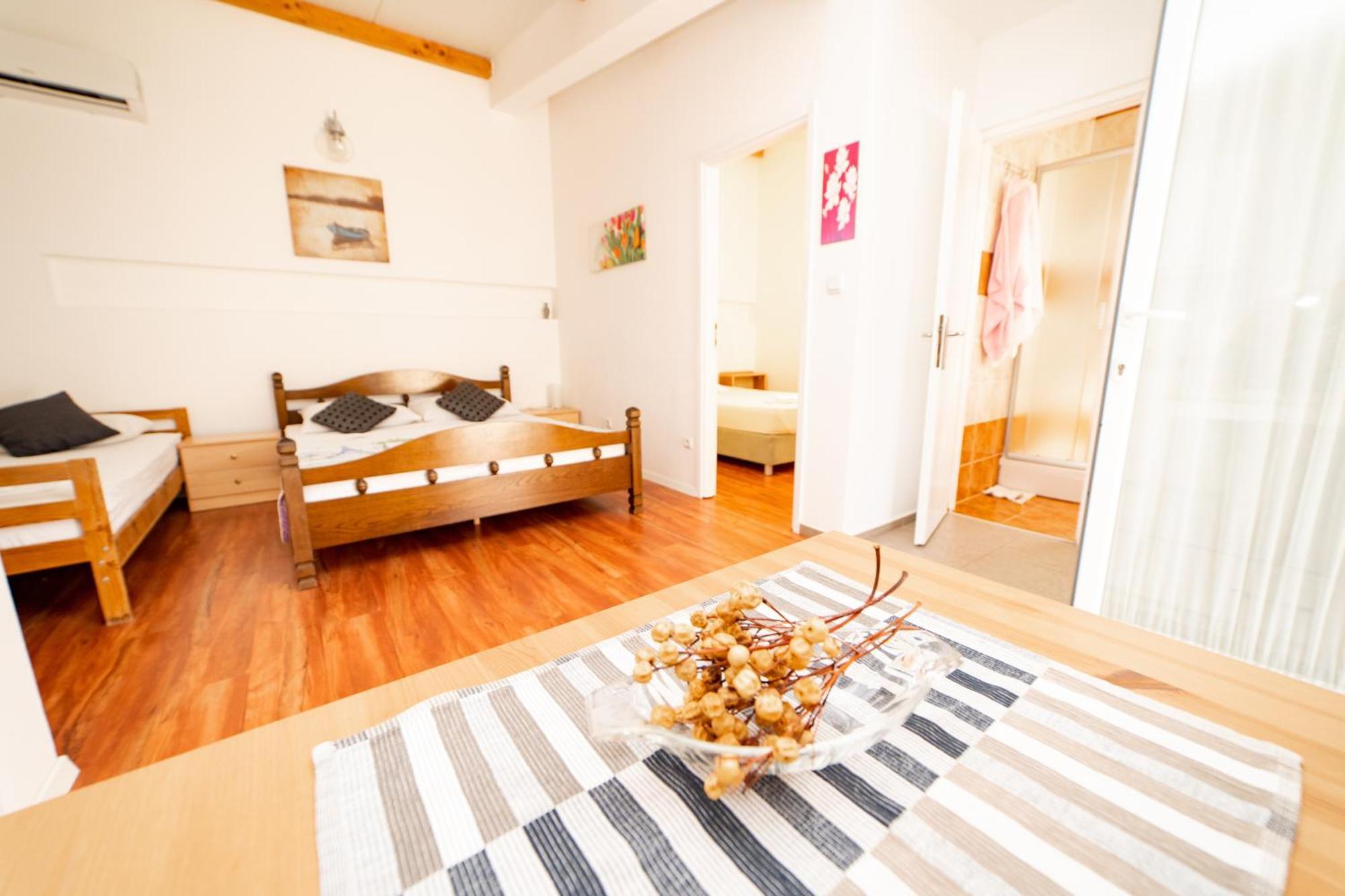 Guesthouse Lastavica Novalja Εξωτερικό φωτογραφία