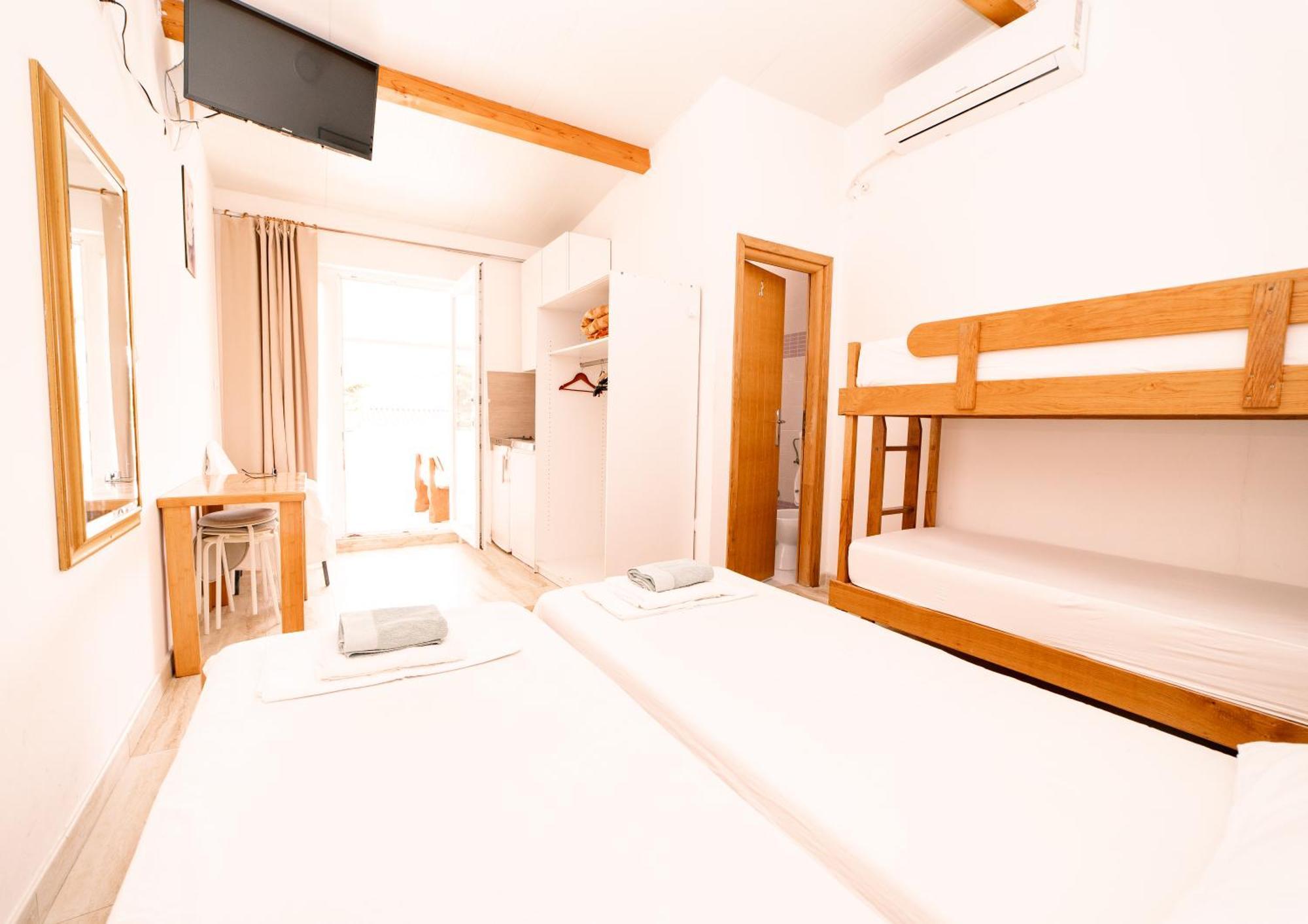 Guesthouse Lastavica Novalja Εξωτερικό φωτογραφία