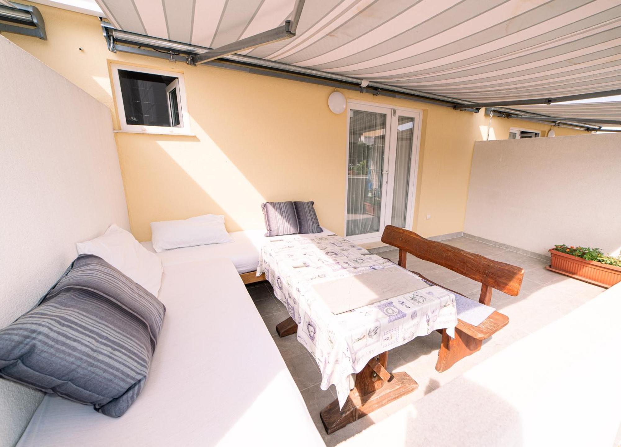 Guesthouse Lastavica Novalja Εξωτερικό φωτογραφία